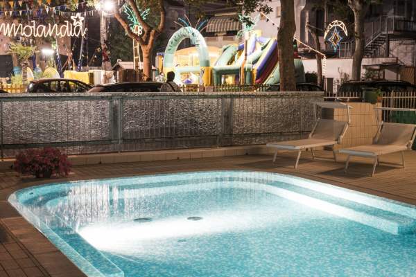 hotel piscina cesenatico
