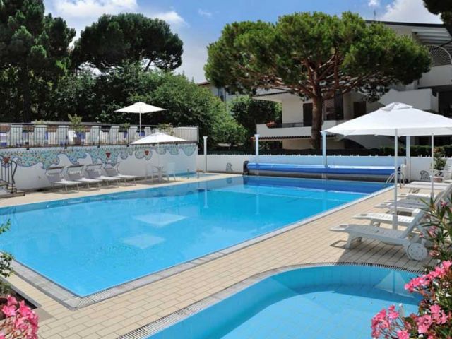 hotel_piscina_cervia-640x480